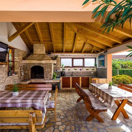 Dalmatina Mit Pool Villa *