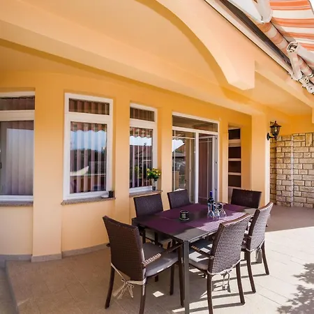 Dalmatina Mit Pool Villa