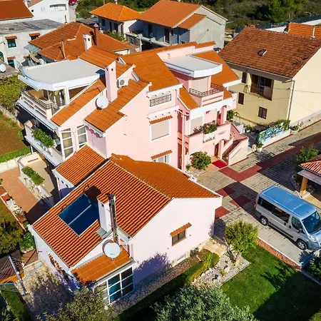 Dalmatina Mit Pool 别墅 *