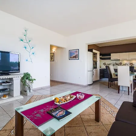 Dalmatina Mit Pool 别墅 *