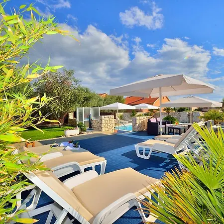Villa Dalmatina Mit Pool *