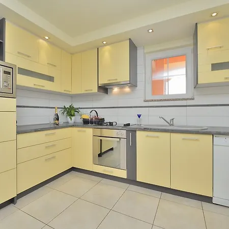 别墅 Dalmatina Mit Pool 扎达尔