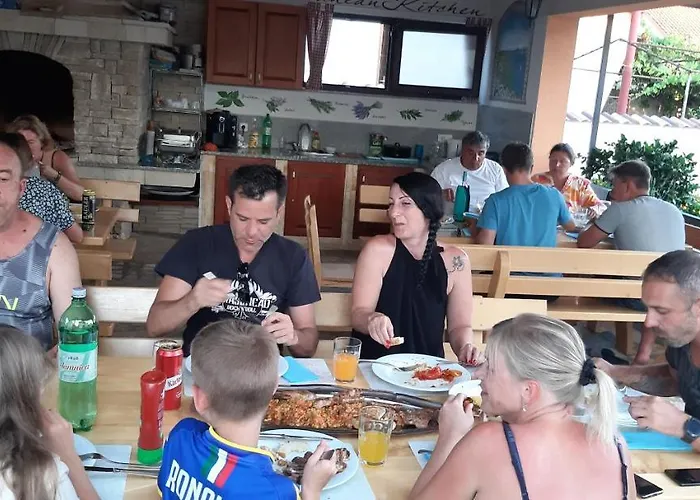 Dalmatina Mit Pool Villa