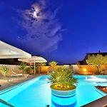 Dalmatina Mit Pool Вілла *