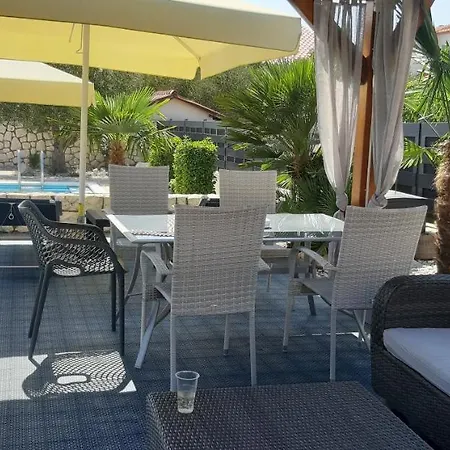 Dalmatina Mit Pool Вилла Задар