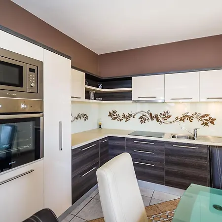 Dalmatina Mit Pool Вілла