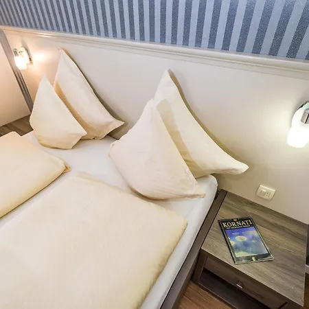 Dalmatina Mit Pool * Задар