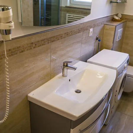 Dalmatina Mit Pool Zadar