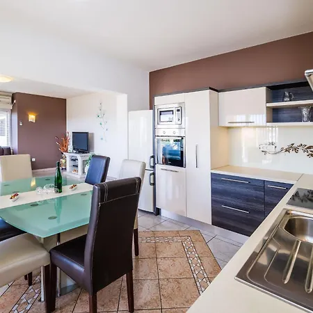 Вілла Dalmatina Mit Pool Задар