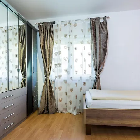 Dalmatina Mit Pool Вилла *